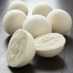 Merkloos Droger Ballen XL 6 Stuks Inclusief Lavendelolie – Zero Waste Dryer Balls - Duurzaam – Wasverzachter – Herbruikbare Drogerballen – Droogt De Was Sneller – Tiny Panda -Wasbenodigdheden Winkel 1200x1200 1437